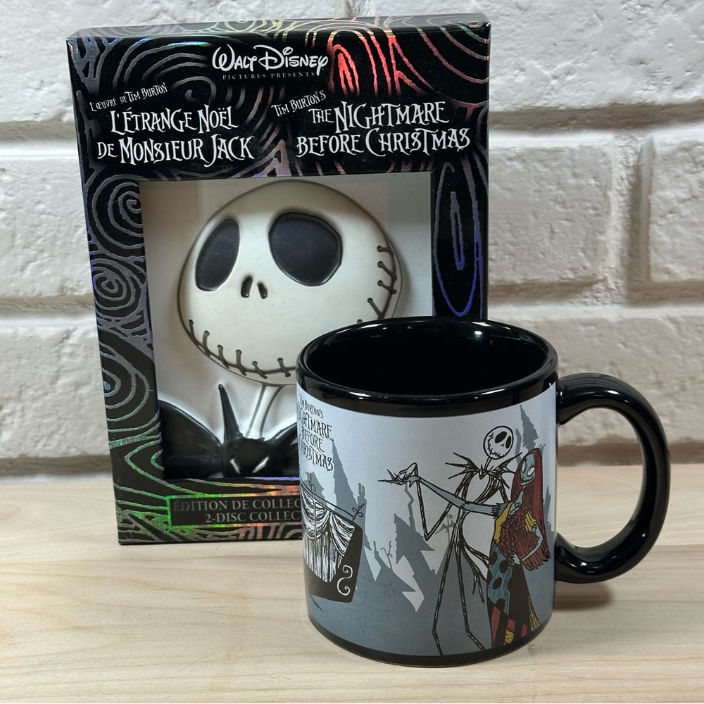 SET Tim Burton's The Nightmare Before Christmas 2 Disc collector's Edition & Mug